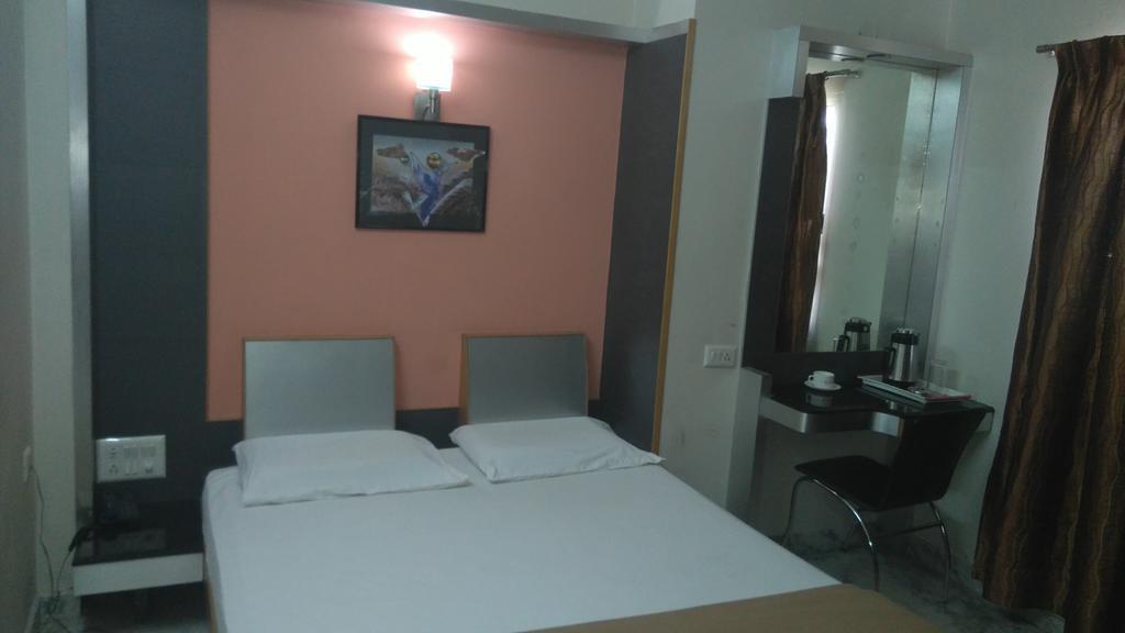 Hotel Manasa Paradise Bangalore Esterno foto