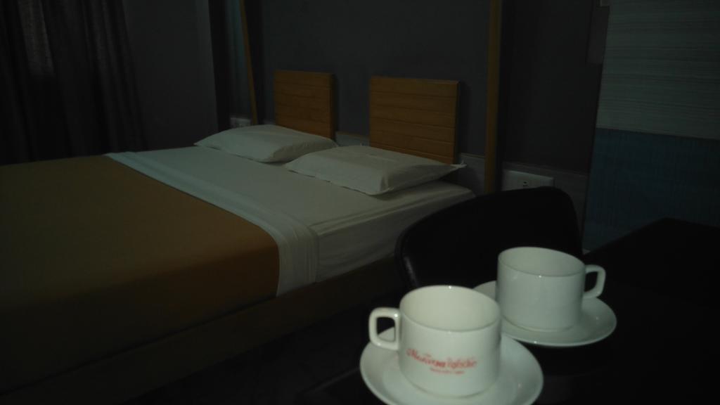 Hotel Manasa Paradise Bangalore Esterno foto