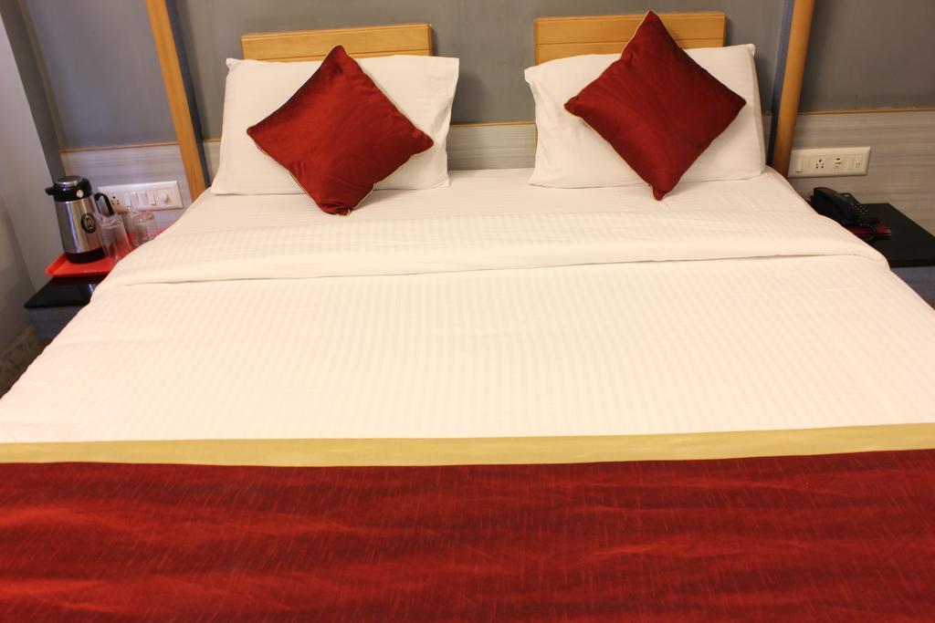 Hotel Manasa Paradise Bangalore Esterno foto