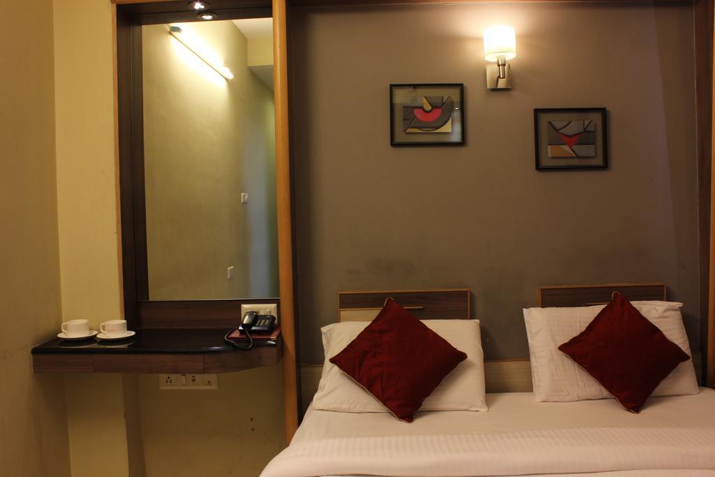 Hotel Manasa Paradise Bangalore Esterno foto