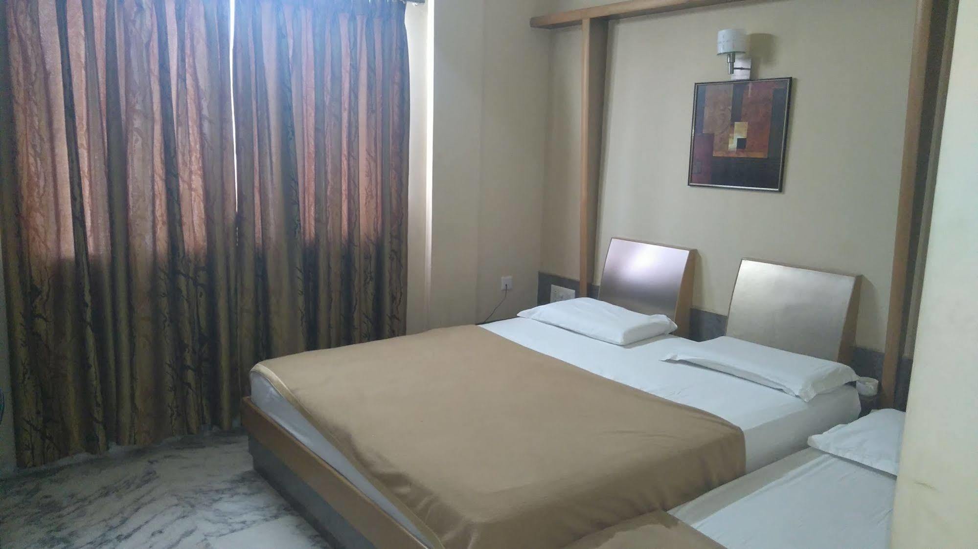 Hotel Manasa Paradise Bangalore Esterno foto